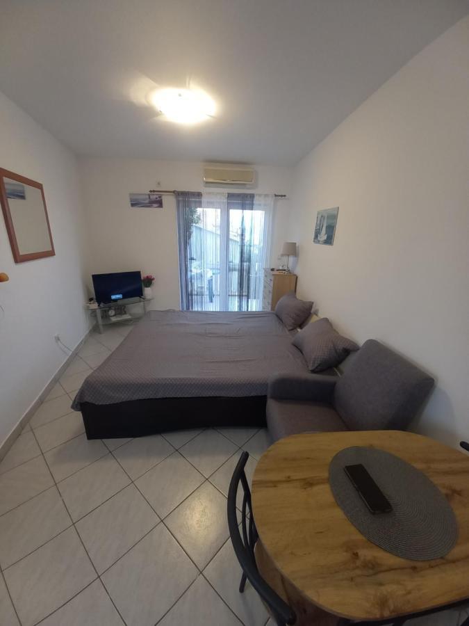 Apartment Ap ,nini' Supetar